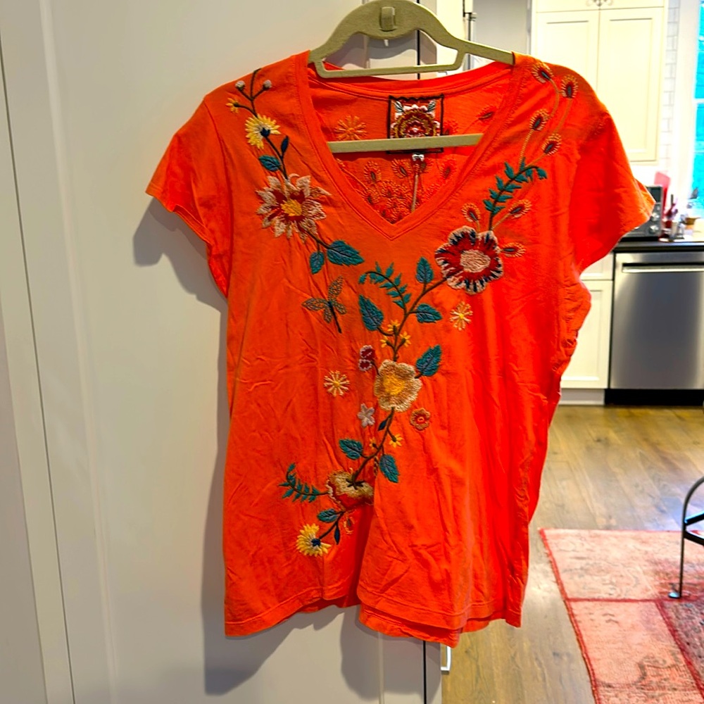 Women’s Johnny Was Beautifully embroidered orange Tee size M